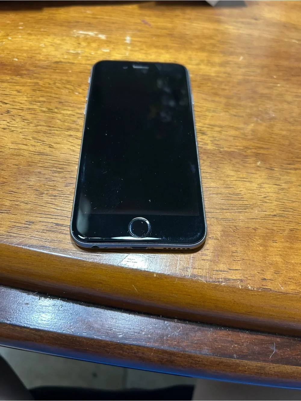 Apple iPhone 6 Space Gray / Silver Dual-Tone Smartphone